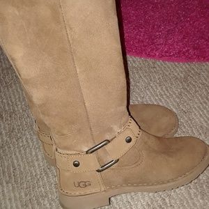 Womens UGG high boots, only worn twice